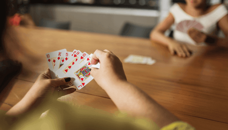 Komet - ett kul spel med 52 kort som är enkelt att lära sig